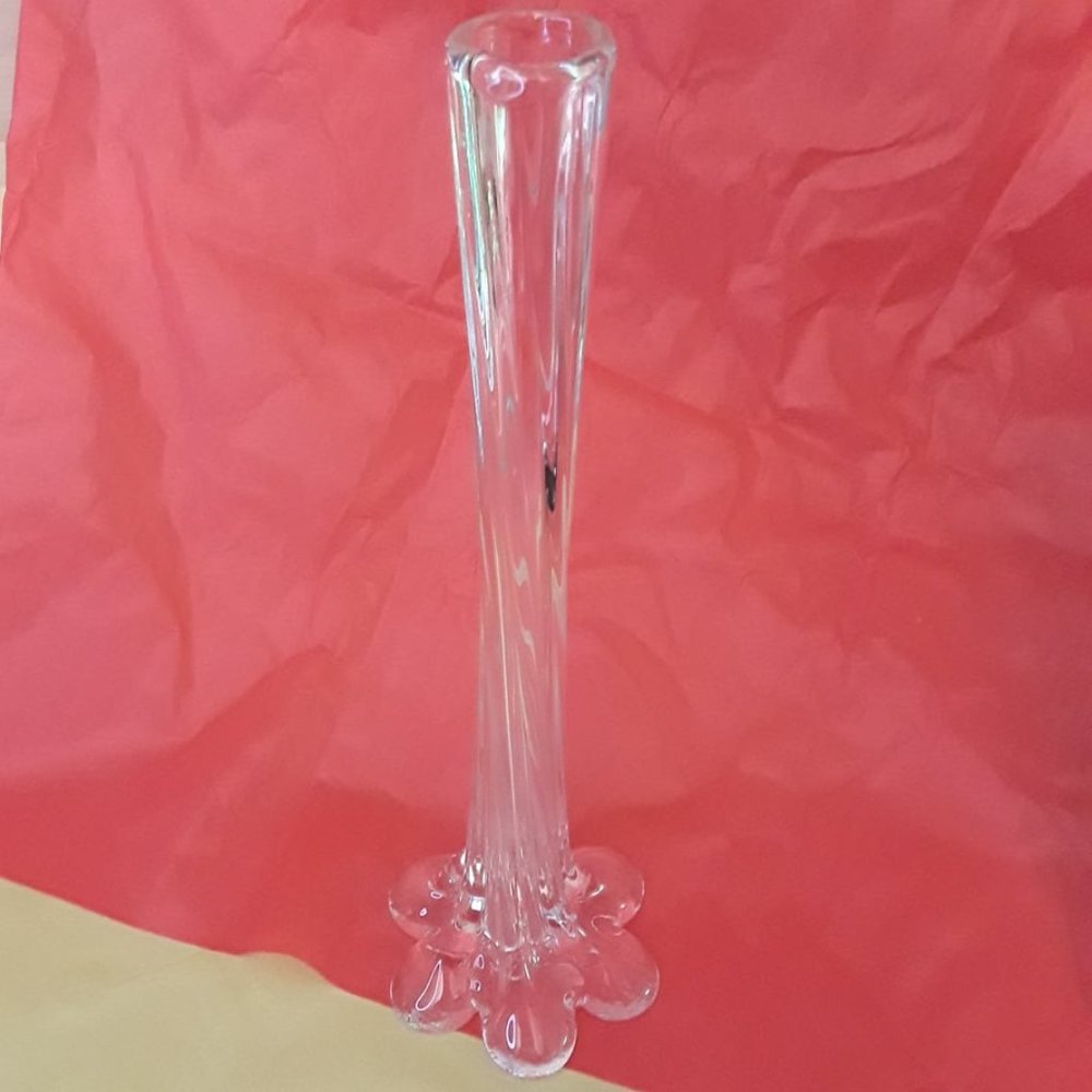 ELEPHANT FOOT BASE TWISTED FLOWER STEM VASE - HAND BLOWN - STANDS 11.5" x 3.75"